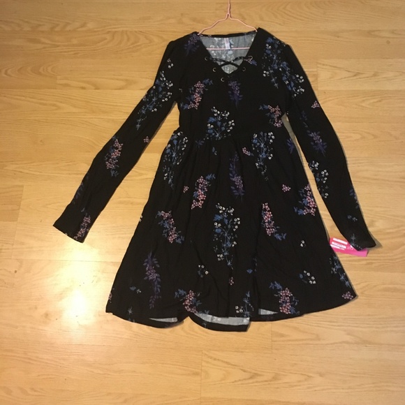 Xhilaration Dresses & Skirts - Black w/blue floral, long sleeved dress size small